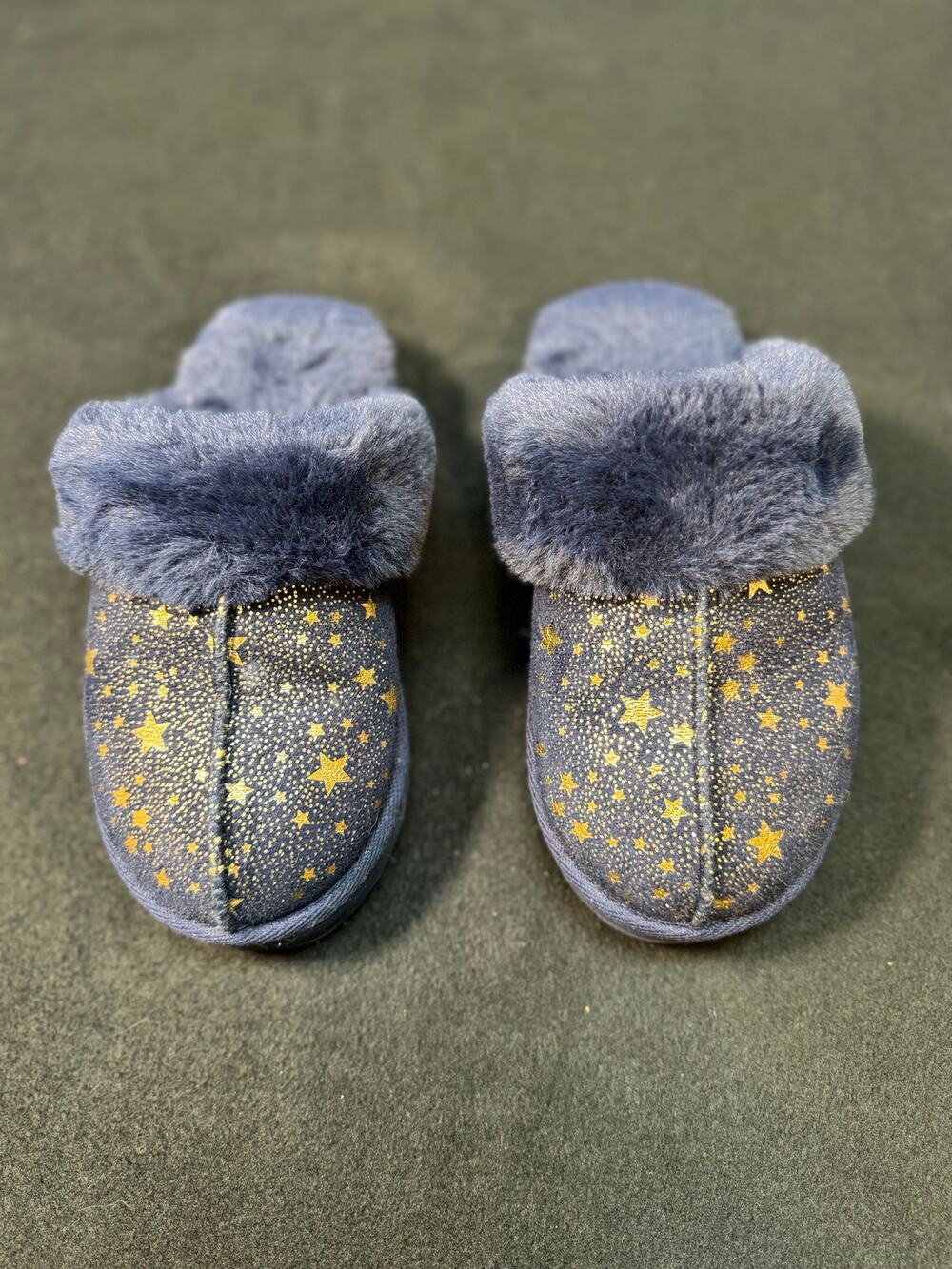 Wonder Nation Girls Fuzzy Blue House Slippers, with Gold Stars, Size 13-1